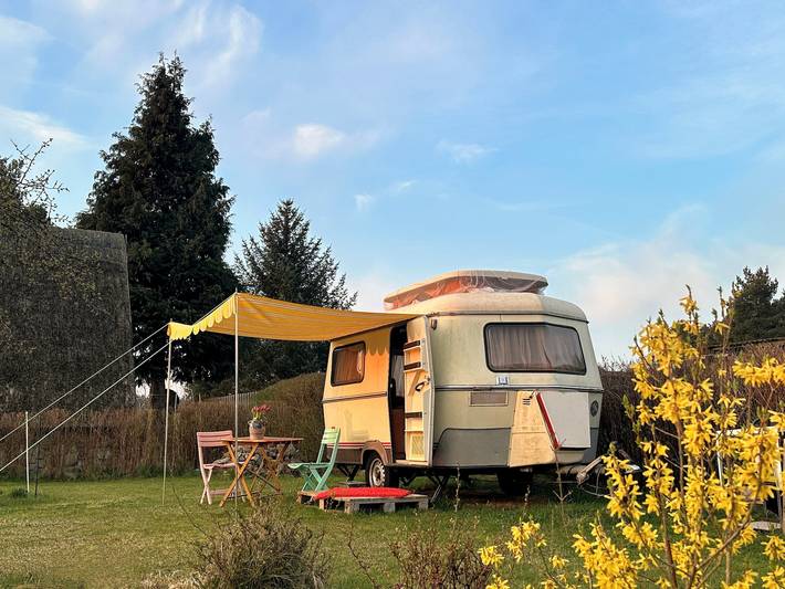 Wohnwagen für 2 Personen, mit Garten an der Ostsee