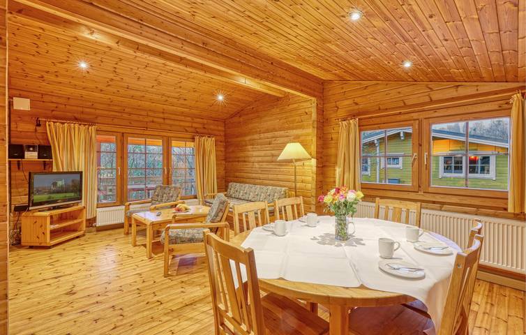 Terrassenwohnung im Stadtzentrum mit Parkplatz und Internet in Fehrenbach, Masserberg