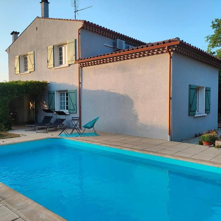 Villa pour 10 personnes, avec Balcon et Jacuzzi ainsi que Terrasse et Jardin