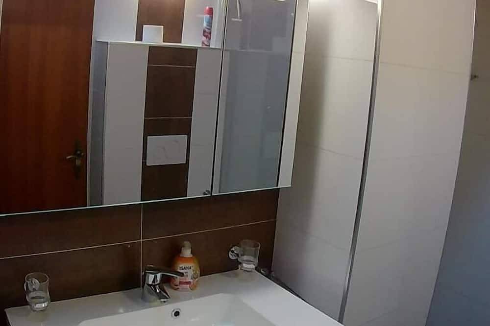 Ganze Wohnung, 90qm große Ferienwohnung für 4 bis 6 Personen mit Sonnenterrasse in Haidmühle, Ostbayern