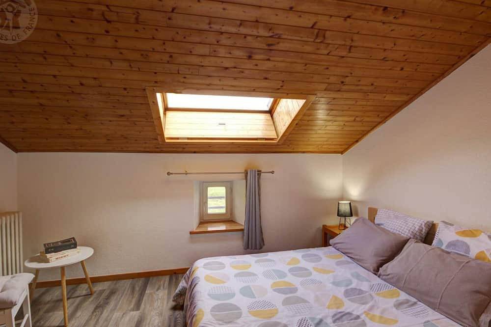 Gîte 3 Épis pour 4 Pers, Nature & Animaux Acceptés in Apinac, Montbrison