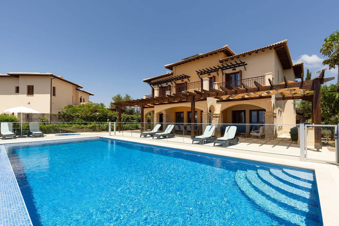 Villa for 10 People in Aphrodite Hills, South Cyprus