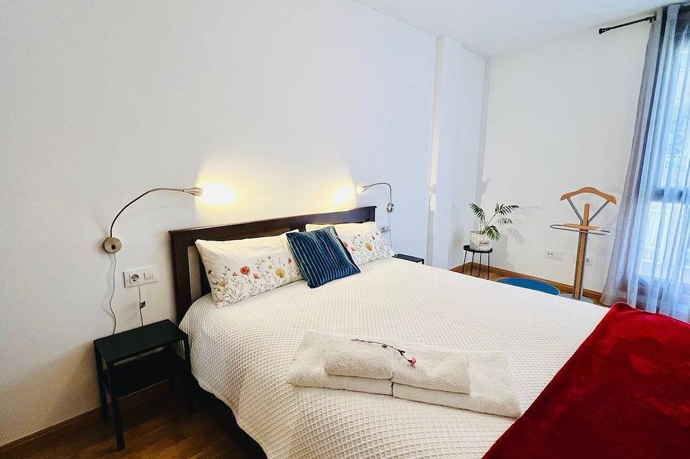 Apartamento entero, A Coastine: apartamento urbano, moderno y funcional cerca de naturaleza, Galicia in Puenteareas, Provincia de Pontevedra