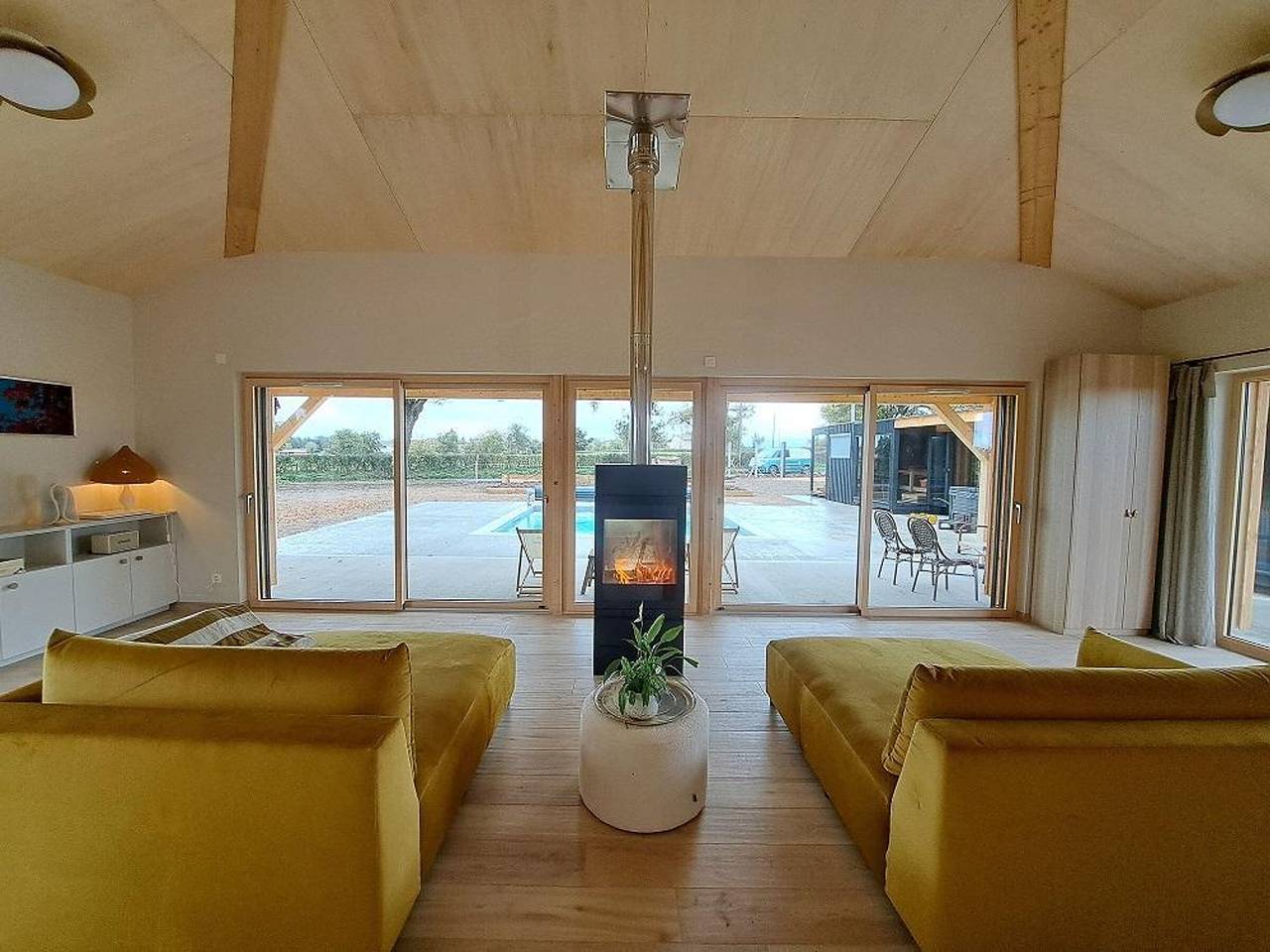 Gemütliches Ferienhaus in Vivans mit Pool und Spa, Haustiere Erlaubt in La Pacaudière, Roanne und Umgebung