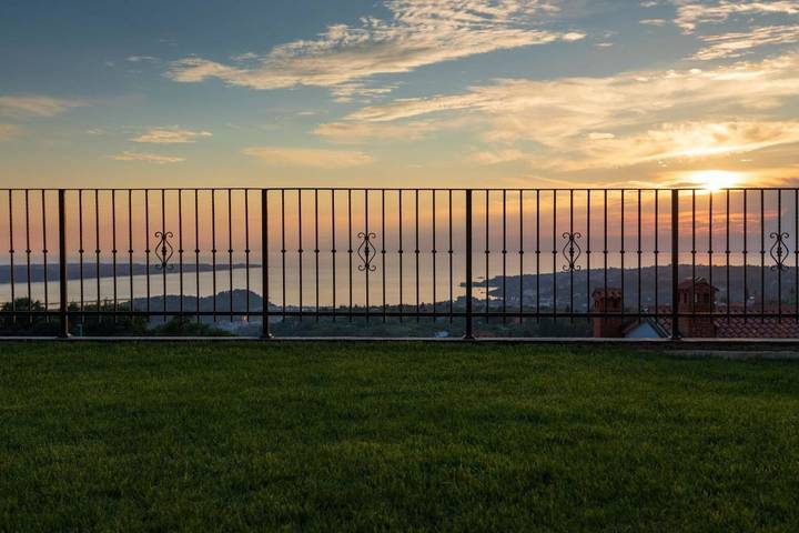 Ferienwohnung für 4 Personen, mit Ausblick und Terrasse in Izola
