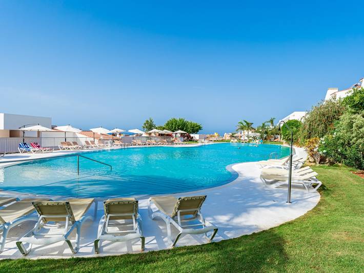 Gîte pour 6 personnes, avec piscine et terrasse dans La Caleta - 2