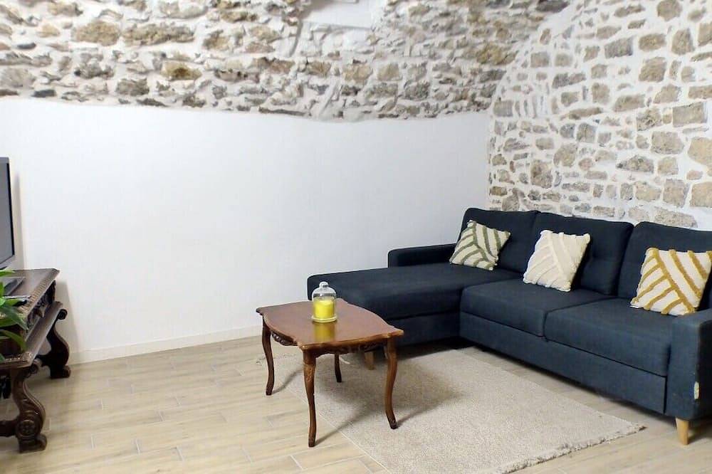 Geheel appartement, Atypical apartment in the city center of Ollioules in Ollioules, Toulon regio