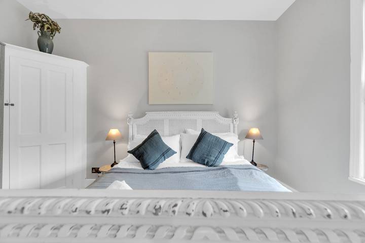 Ganze Wohnung, Poets Apartment with Free Parking | By My Getaways in Worthing, West Sussex