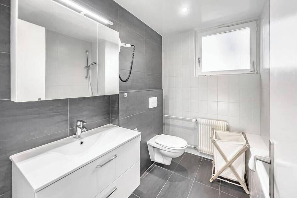 Ganze Wohnung, Chic 2 bedroom apartment near Chillion castle in Veytaux, Genfer See