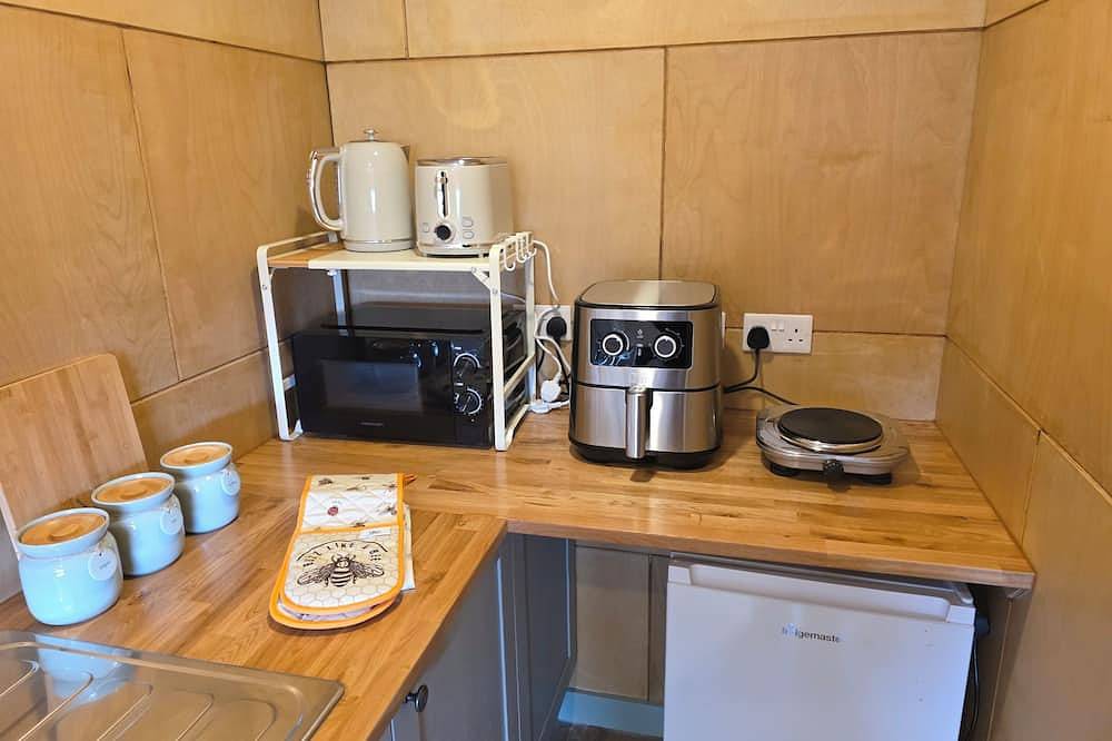 Cosy Welsh Glamping Escape at Bumblebee Lodge in Brecon Beacons