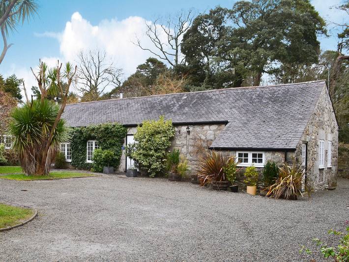 Holiday rental for 4 people, with garden, with pets on the Isle of Anglesey