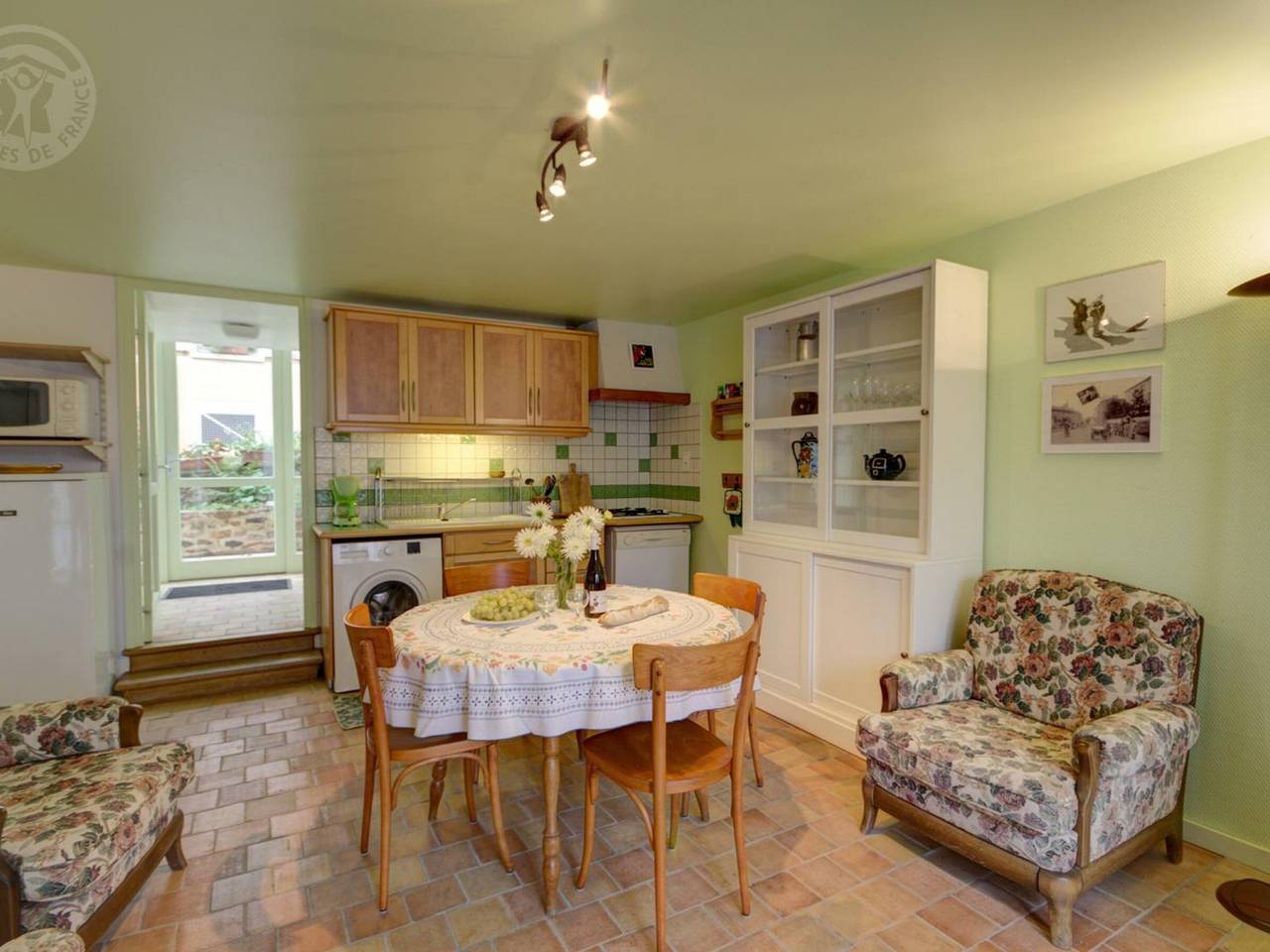 Gîte rénové à Montagny, terrasse, parking in Montagny (Loire), Région de Roanne