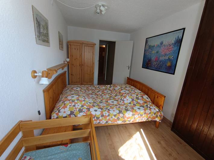 Ganze Wohnung, Wohnung für 4, nahe Pisten und Geschäften, Parkplatz in Montgenèvre, Briançon und Umgebung
