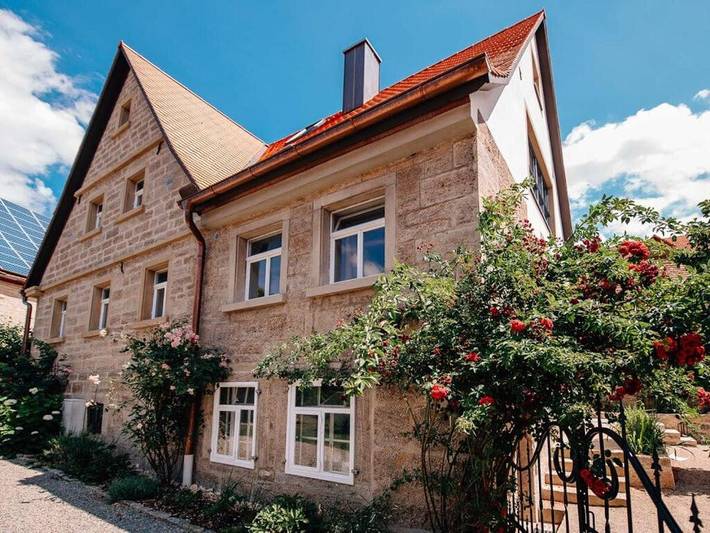 Ferienhaus für 8 Personen, mit Whirlpool und Terrasse