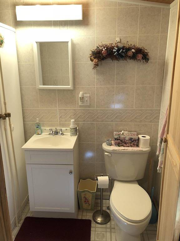 Log cabin for 6 people in Adirondack Mountains