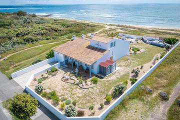 Location de vacances pour 8 personnes, avec jardin et terrasse dans Port de la Cotinière