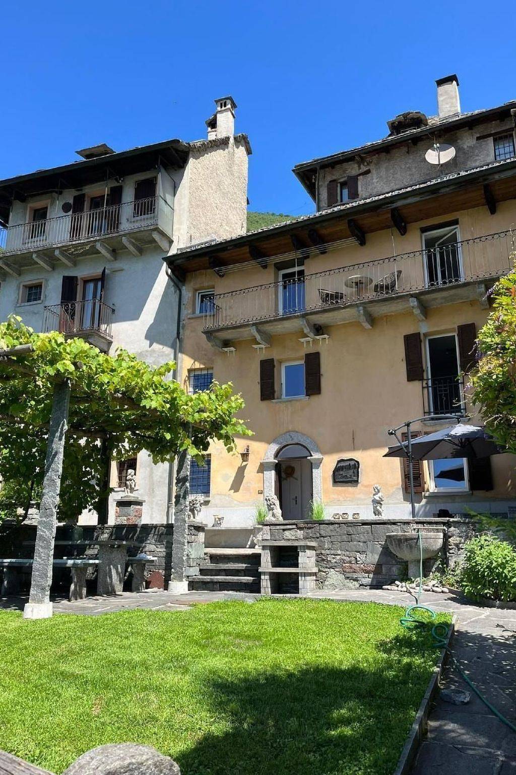 Casa Baffo in Brione sopra Minusio, Tessiner Alpen