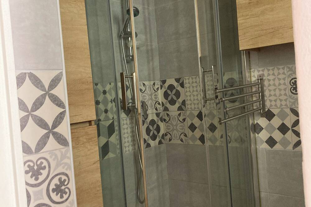 Appartement entier, Studio avec jardin proche  du port et centre in Sausset-les-Pins, Région d'Istres