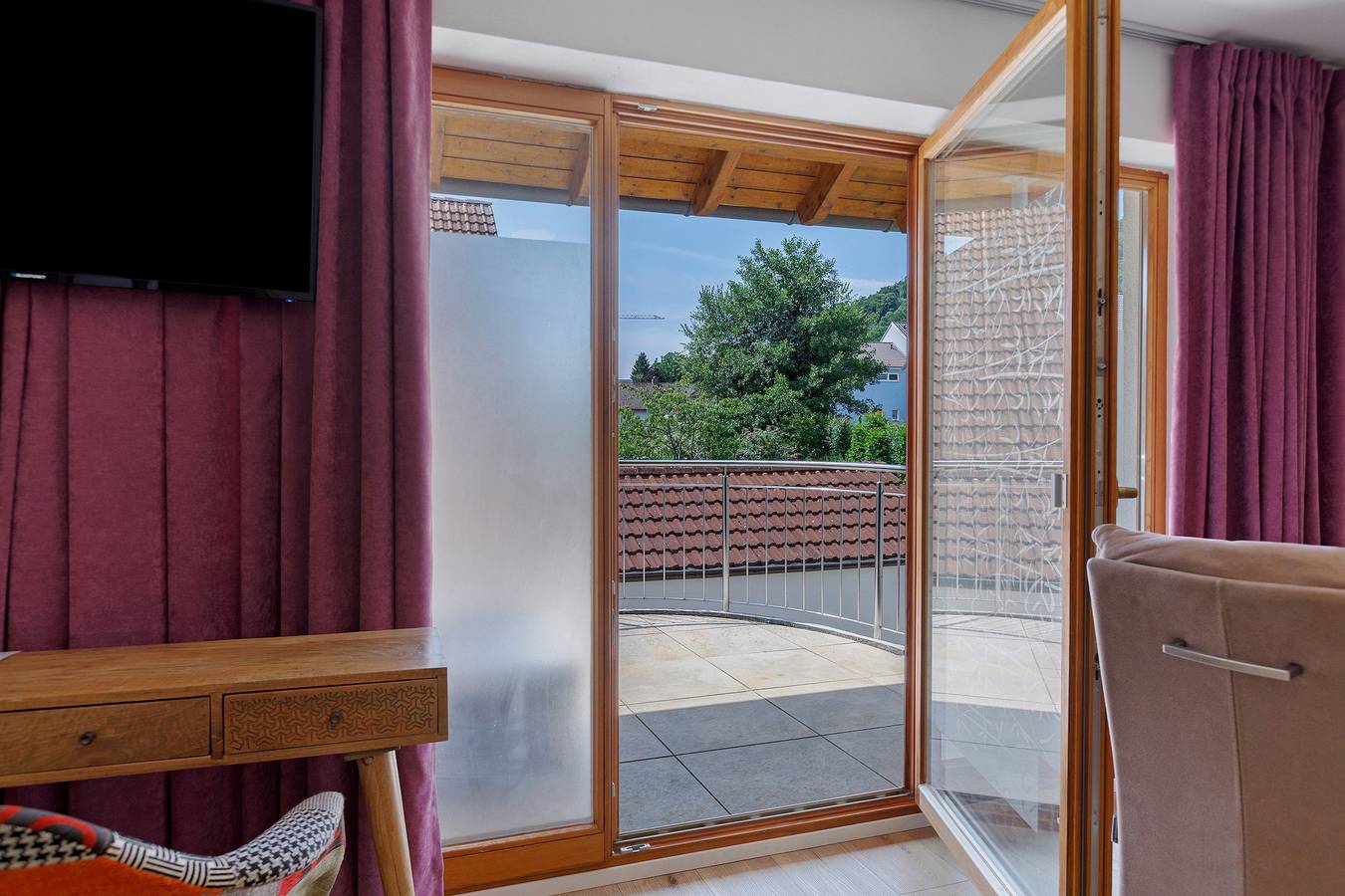 Ganze Wohnung, Apartment 'Bergblick' mit Bergblick, Balkon und Wlan in Radolfzell am Bodensee, Landkreis Konstanz