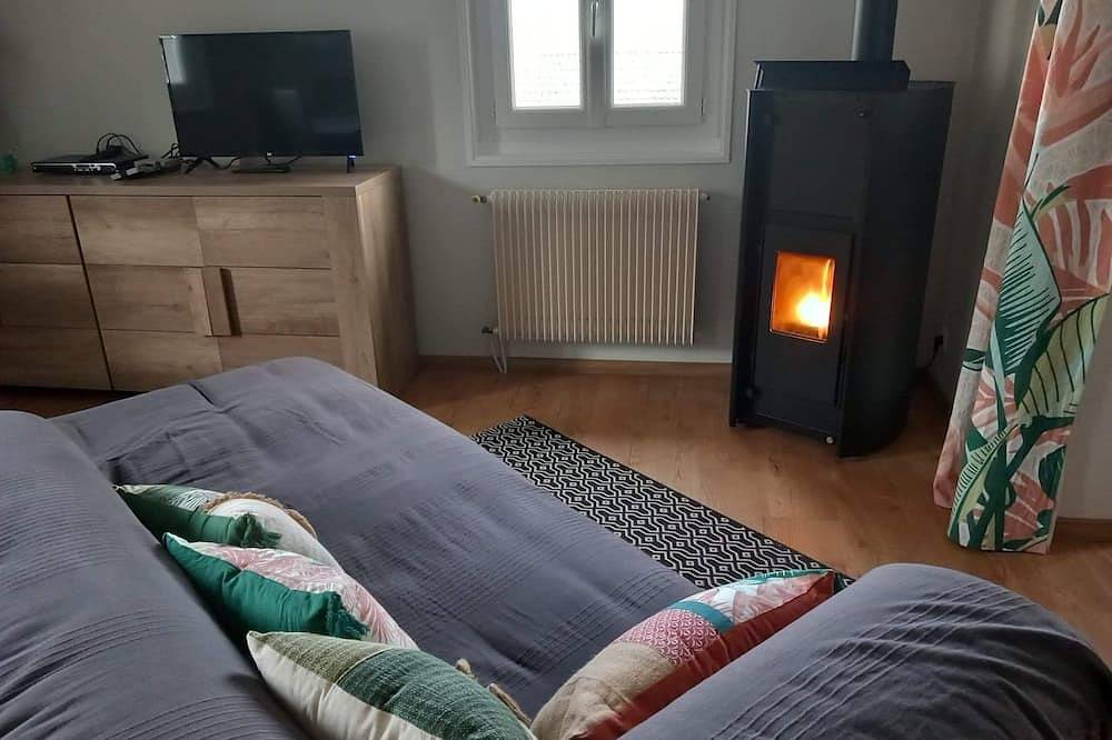 Appartement entier, \"L'Abri\" au cœur du massif du Mézenc, massages bien-être in Saint-Front, Mézenc