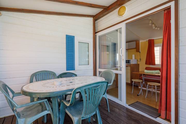 Bungalow 'D' with Private Pool, Private Terrace and Wi-Fi in O Grove, Rías Baixas