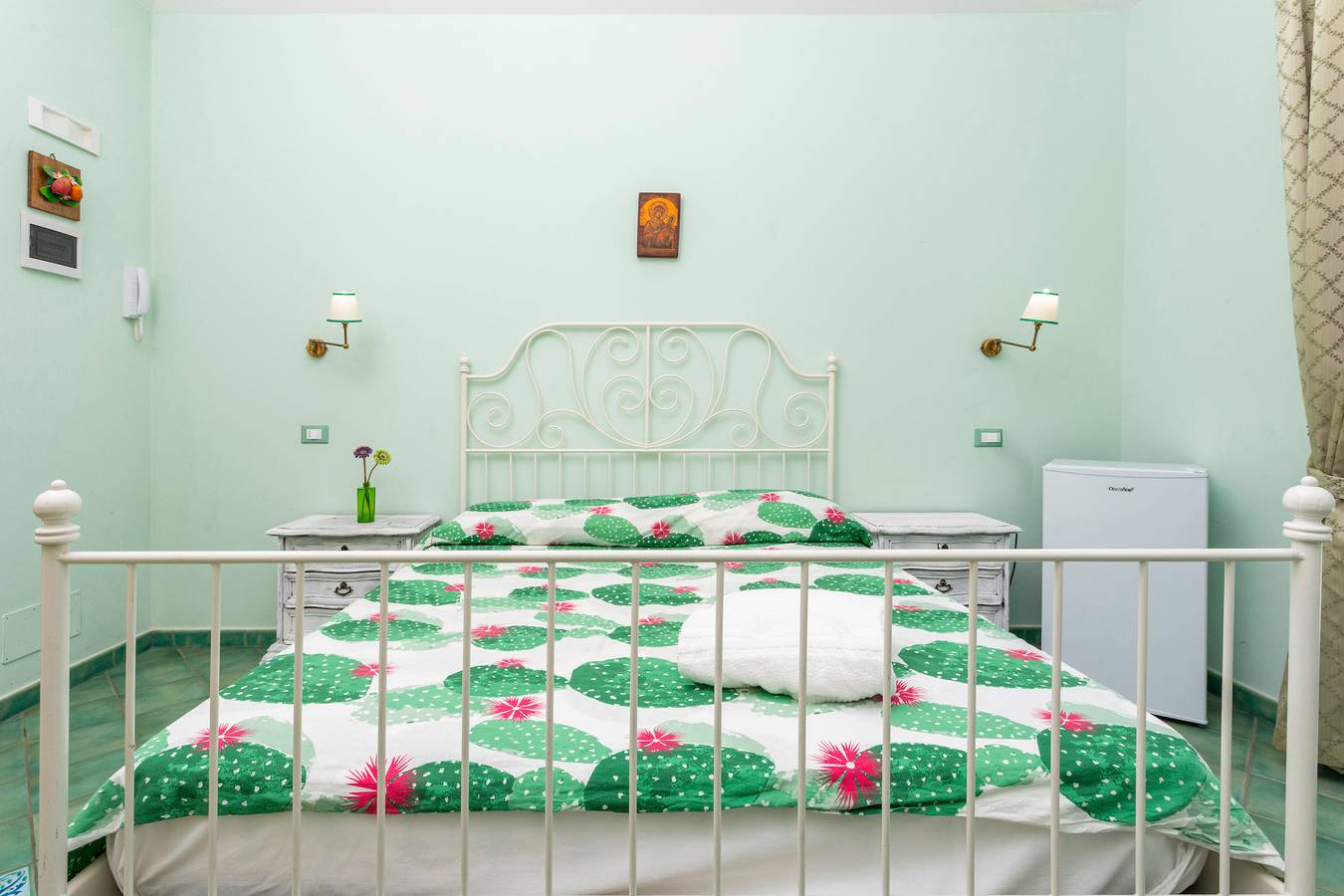 Bed and Breakfast 'Luna' con Vista al Mar, Piscina Compartida y Wi-Fi in Calatabiano, Provincia de Catania