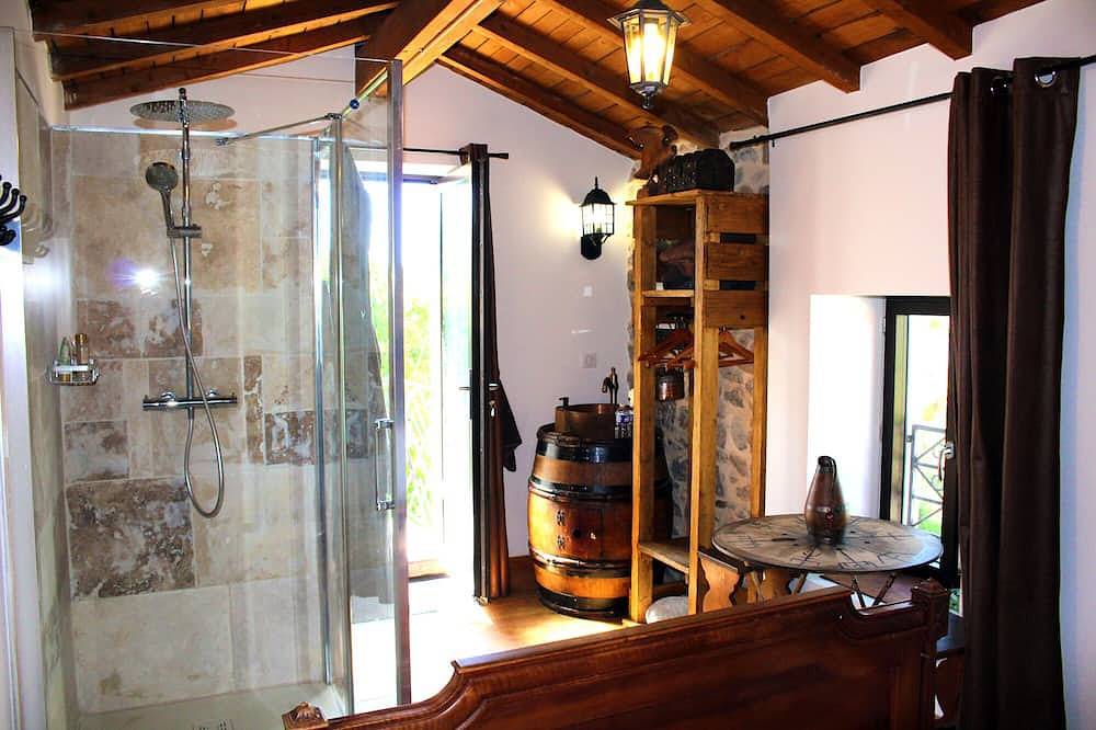 Chambre Viking Lodge Medievale in Lantignié, Beaujolais