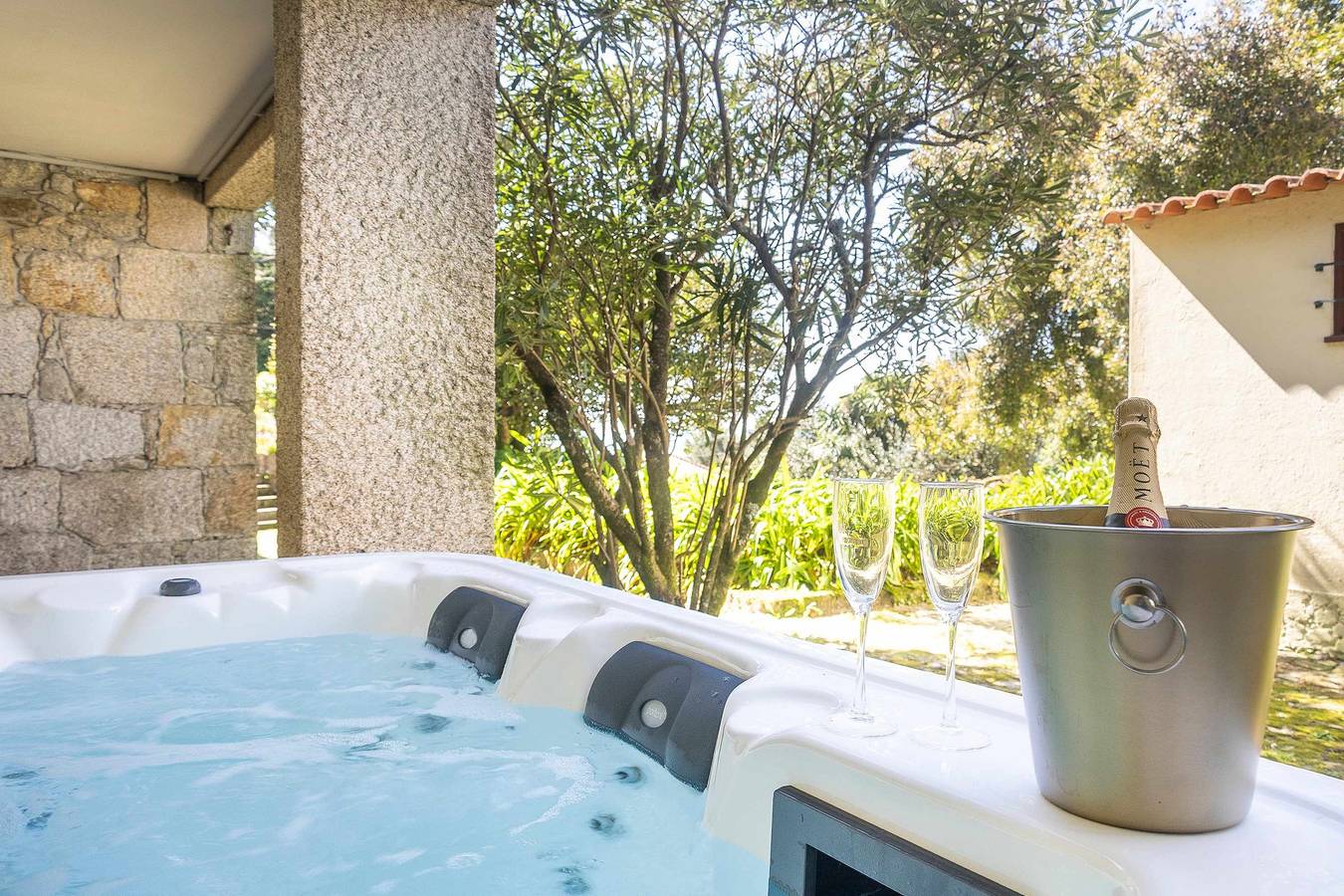 Beach Farm - Pool and Jacuzzi with Sea View in Carreço, Viana do Castelo Distrikt