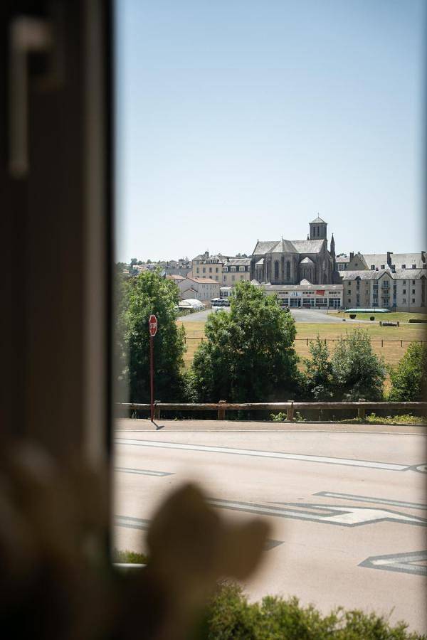 Location de vacances pour 6 personnes, avec jardin et vue à Saint-Laurent-sur-Sèvre - 3