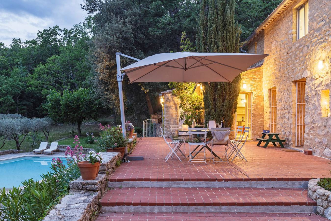 Pool, Villa La Colline, beautiful view of Mt Ventoux in Suzette, Vaucluse