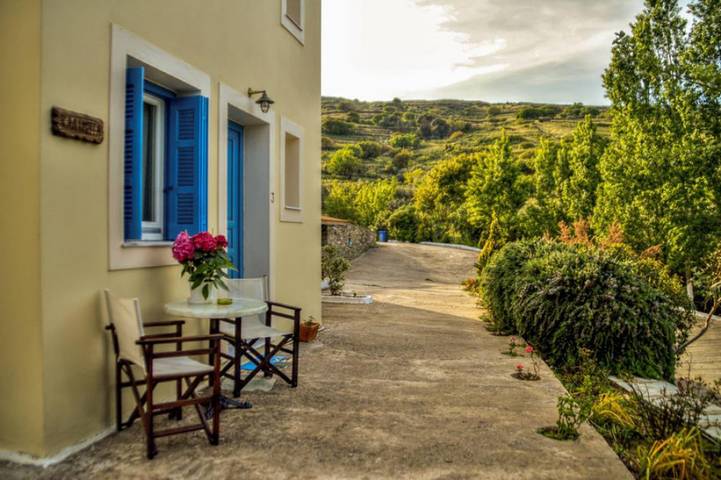 Ganze Wohnung, Mainades Maisonette - Kalibia Seaview Retreat in Andros