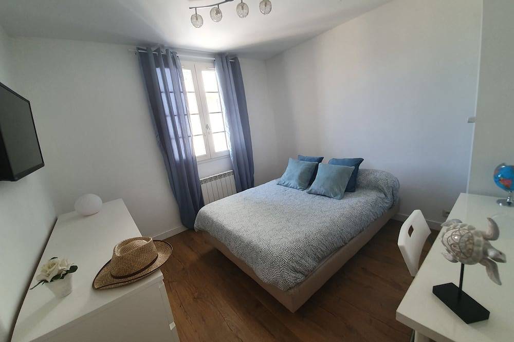 Pretty villa for 7 people with swimming pool and summer kitchen, 10 minutes from the sea! in Châteauneuf-les-Martigues, Istres region