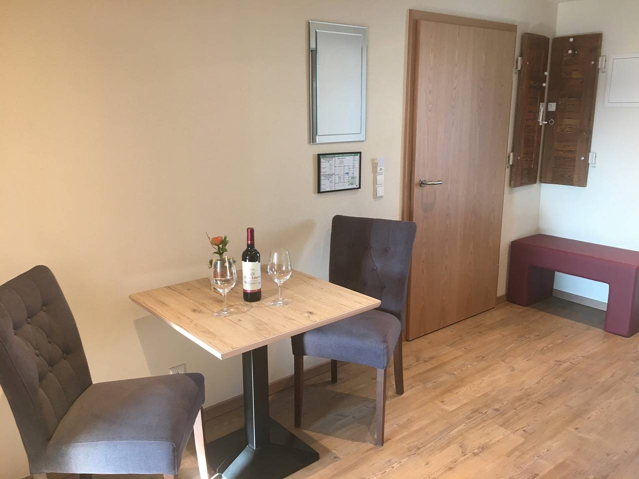 Ganze Wohnung, Apartment „5“ mit gemeinsamer Terrasse und Wlan in Mössingen, Neckar-Alb