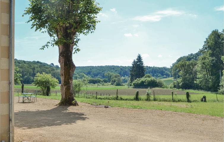 Apt douillet de 132m² avec lave-linge, parking, TV et Internet - 1.5km de Cravant-les-Côteaux in Cravant-les-Côteaux, Vallée de la Loire