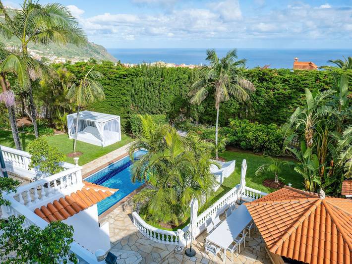 Ferienhaus für 17 Personen, mit Terrasse und Garten sowie Pool - 1