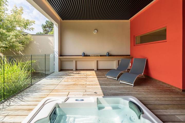 Hôtel pour 3 personnes, avec jacuzzi et jardin ainsi que sauna et piscine, animaux acceptés à Bischwihr - 2