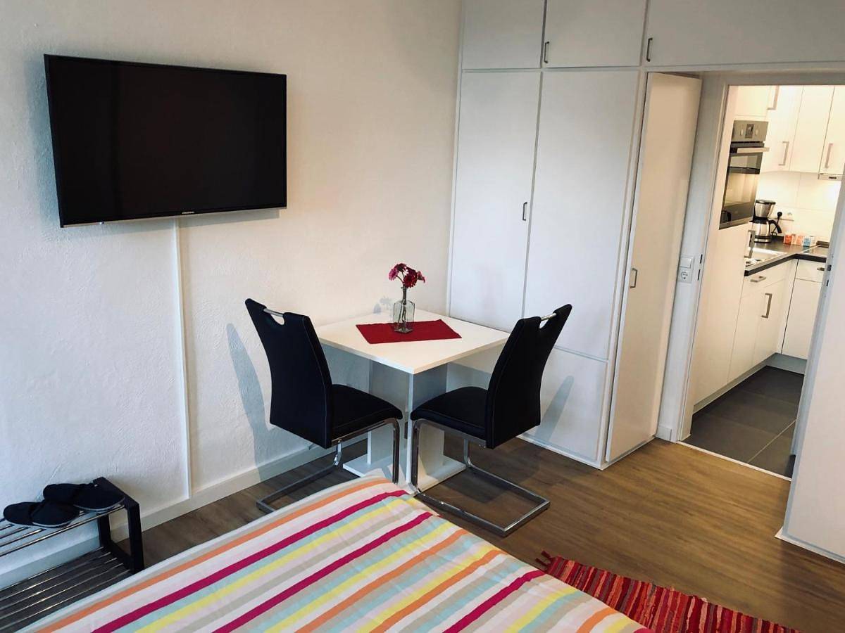 Geheel appartement, Bungalow am Stadtwald, 24h Check-in in Wolfsburg, Braunschweig en omgeving