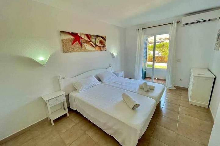 Entire apartment, Pura Vida - Apartamento con Piscina in Cala Blanes, Ciutadella