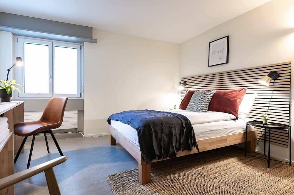 Appartement entier, Studio stylish blue (5) avec douche (+ cuisine à usage commun) in St. Gallen, Zurich Prealps