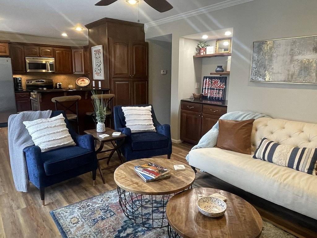 Ganze Wohnung, Newly Renovated Charming Oxford Condo Located Steps to the Square! in Oxford (MS), Lafayette County