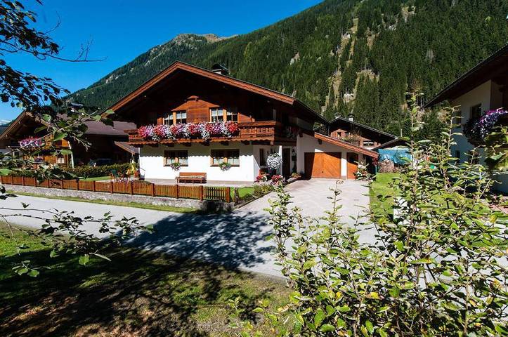 Ferienwohnung für 6 Personen, mit Balkon und Garten, kinderfreundlich in St. Veit in Defereggen