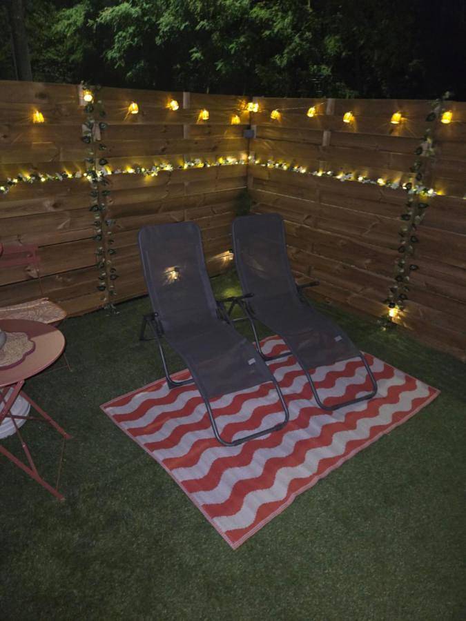Gîte pour 2 personnes, avec Jacuzzi et Terrasse ainsi que Sauna et Vue à La Louvière - 3