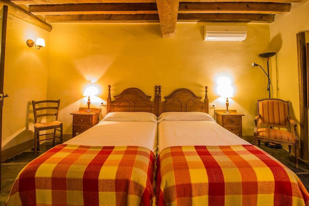 Casa Rural del Corral y Apartamentos for 10 people in Malpartida de Plasencia, Monfragüe National Park