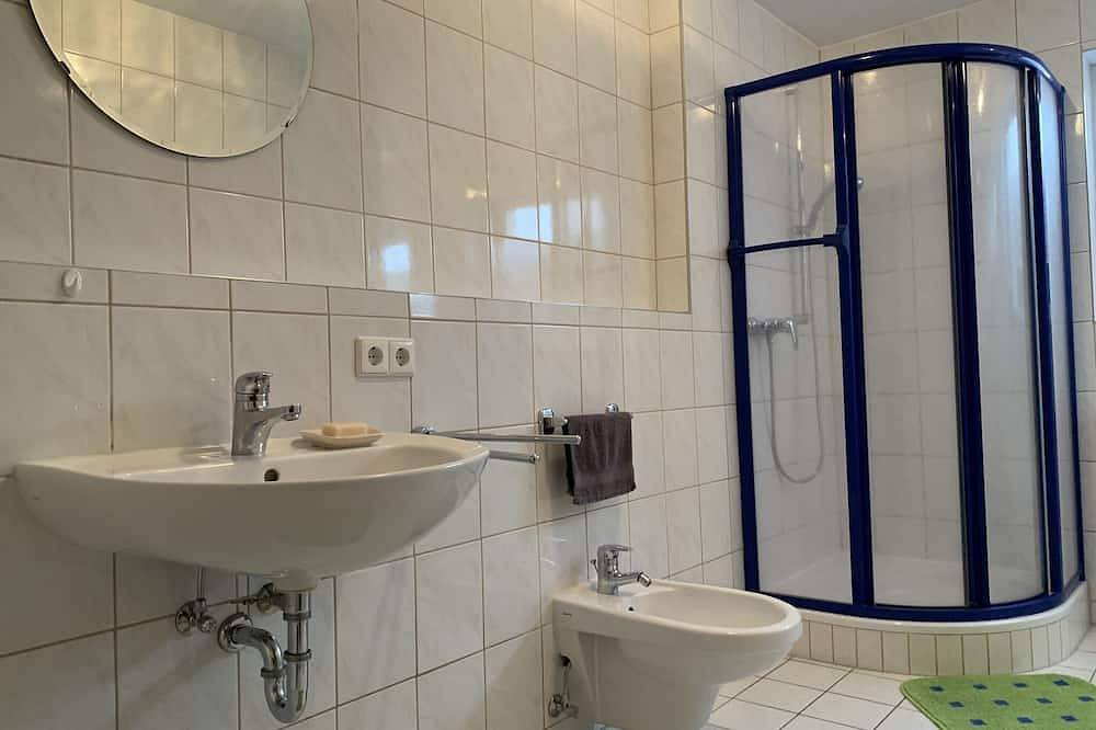 Ganze Wohnung, Geräumige Ferienwohnung mit sonnigem Garten & Sauna in Legoland Nähe in Ichenhausen, Bayerisch Schwaben
