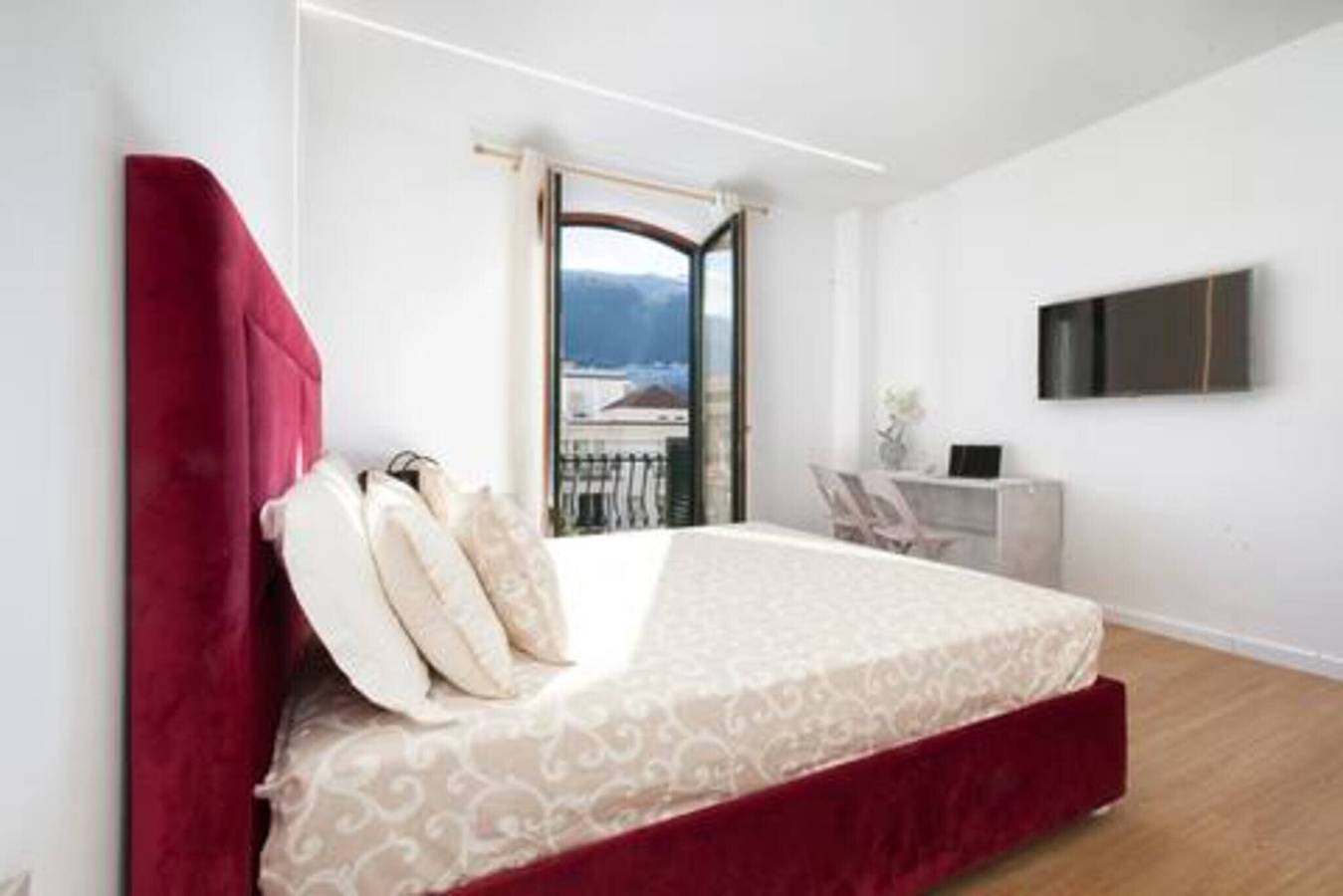Apartamento entero, Apartamento 'Sorrento Luxury 1' con balcón, Wi-Fi y aire acondicionado in Sorrento, Provincia de Nápoles