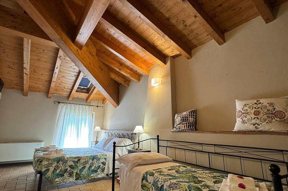 A B&B nestled in the nature of the Mincio Park. The ideal place to relax in Volta Mantovana, Mantua Province