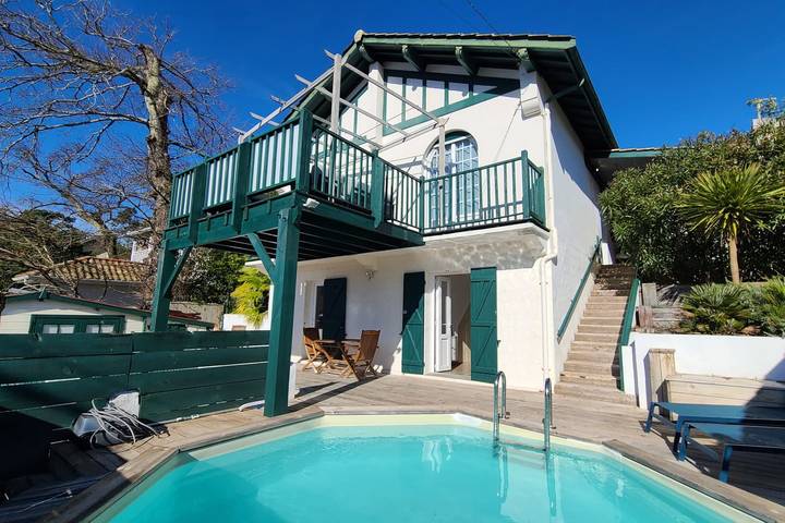 Maison de vacances pour 8 personnes, avec balcon ainsi que piscine et jardin, adapté aux familles dans L'Aiguillon (Arcachon)