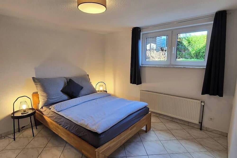 Ganze Wohnung, Kleine Souterrainwohnung in Löhne/Bad Oeynhausen in Löhne, Wiehengebirge