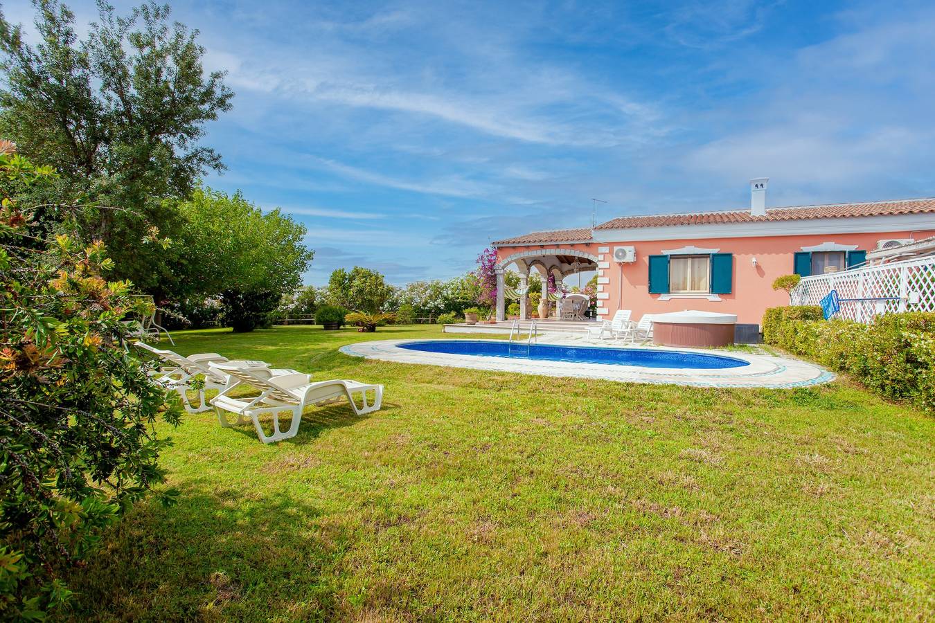 "Villa Funtana Cortese" with Private Pool, Wi-Fi & Air Conditioning in Orosei, Nuoro Province