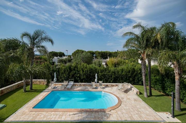 Gîte pour 3 personnes, avec Terrasse et Jardin ainsi que Piscine et Vue à Noicàttaro